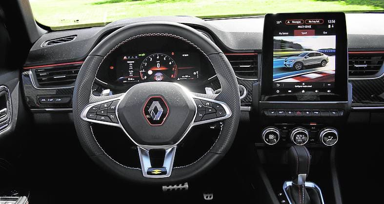 interioir renault arkana masina de la inchirieri auto cluj