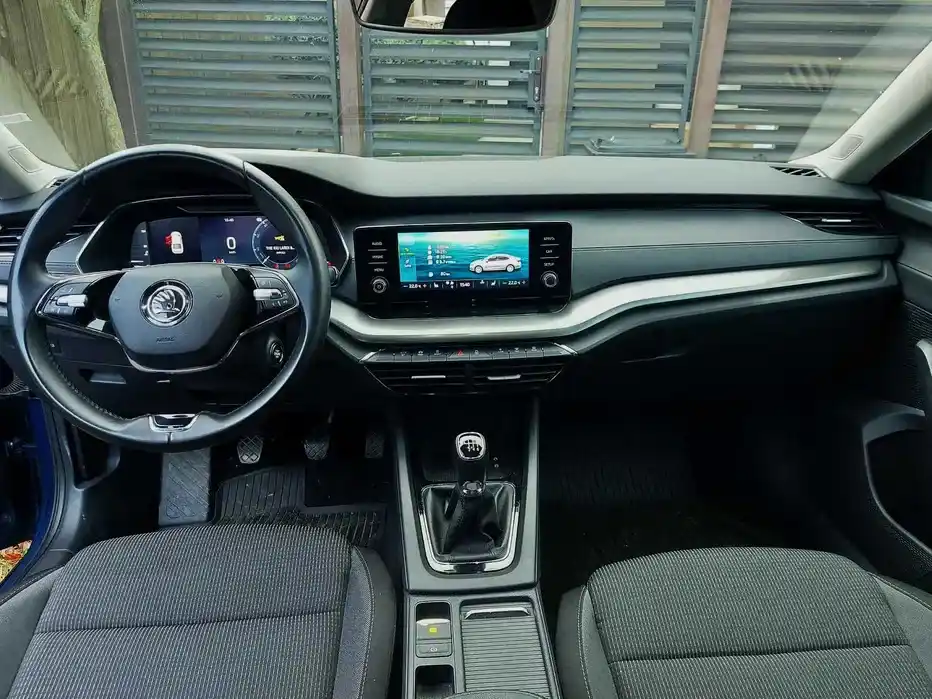 interior skoda octavia IV